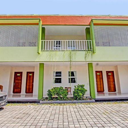 Capital O 91384 Rintaka Residence Senggigi Zewnętrze zdjęcie
